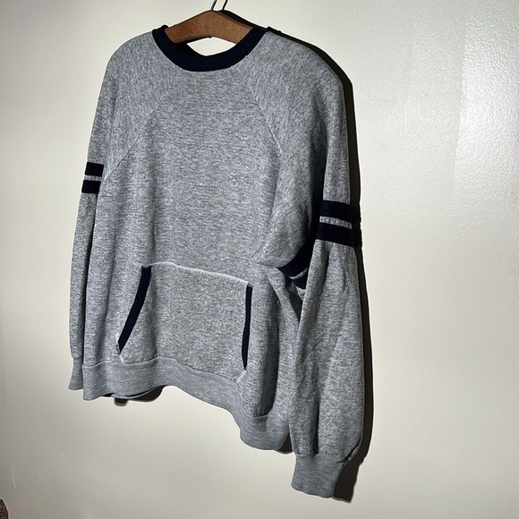 Vintage Raglan Sweatshirt - Picture 3 of 6